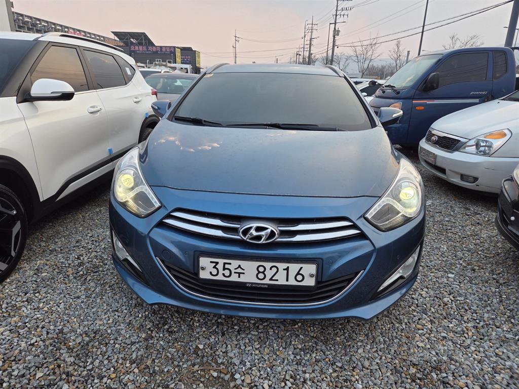 Used Korean vehicle on a dealer lot in South Korea