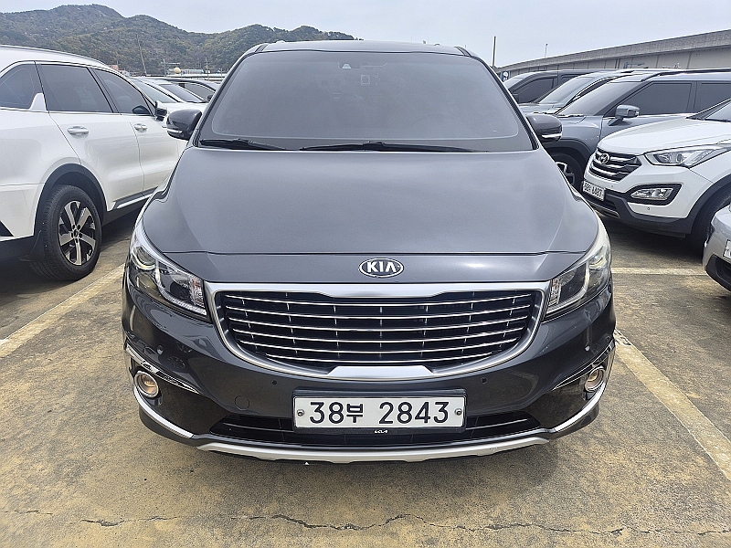 Used Korean vehicle on a dealer lot in South Korea