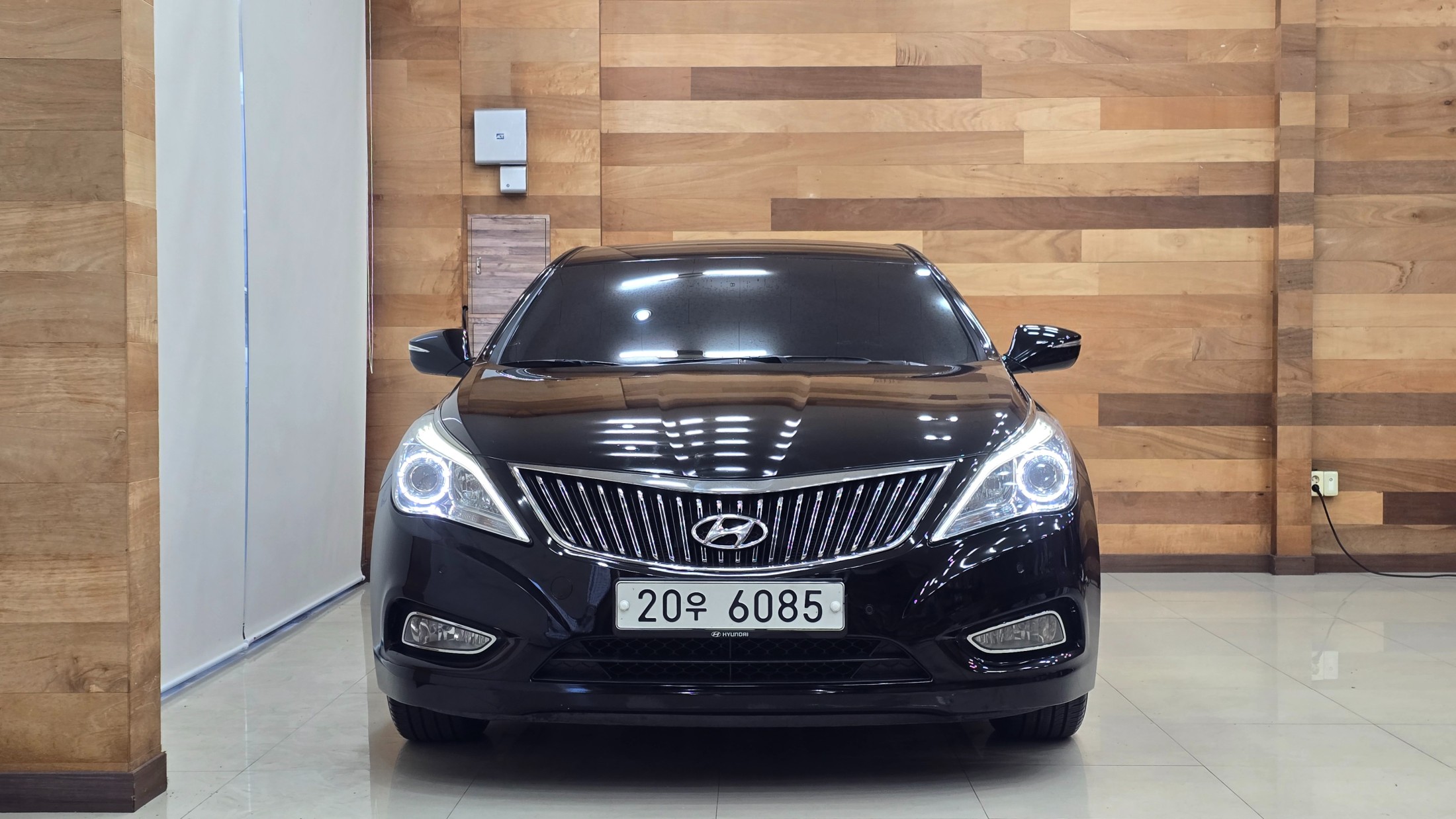 Used Korean vehicle on a dealer lot in South Korea