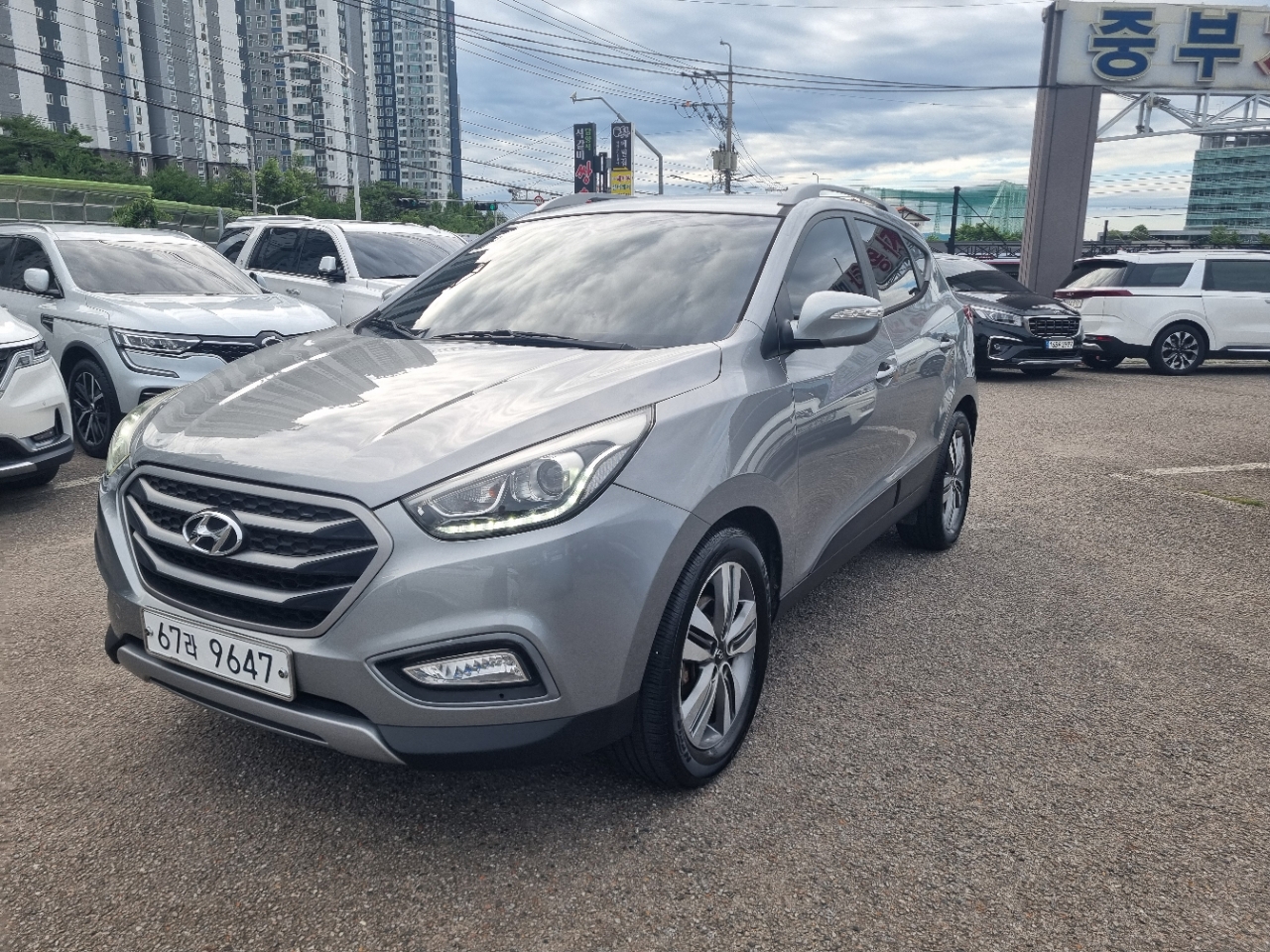 Used Korean vehicle on a dealer lot in South Korea