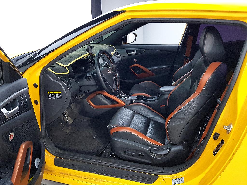 Used Korean vehicle on a dealer lot in South Korea