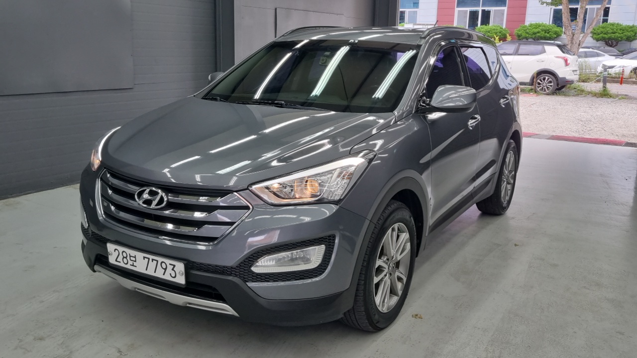 Used Korean vehicle on a dealer lot in South Korea