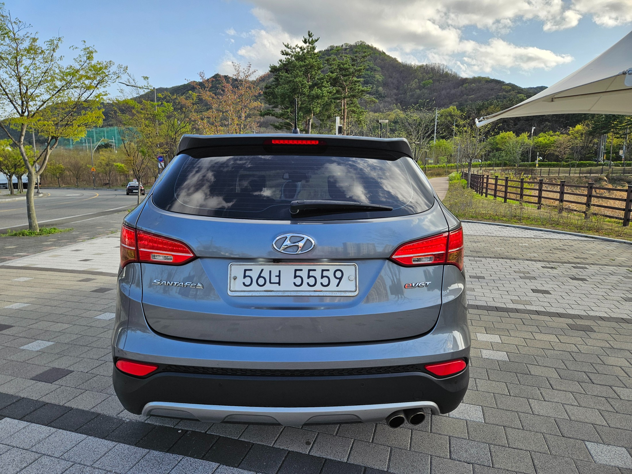 Used Korean vehicle on a dealer lot in South Korea