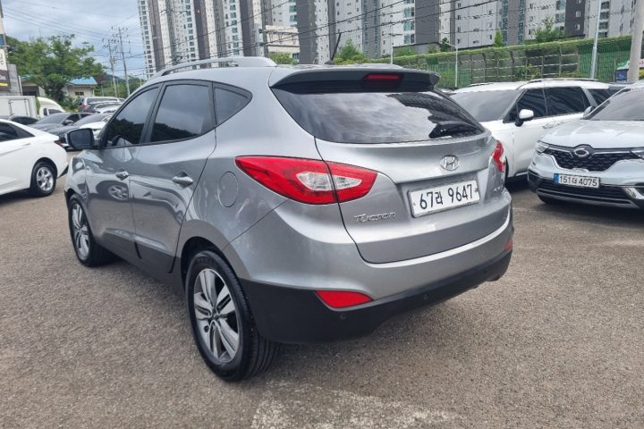 RoRo vs Container: How to Ship a Korean Car From Busan to Tema or Lagos Without Losing Margin