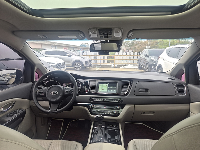 Used Korean vehicle on a dealer lot in South Korea
