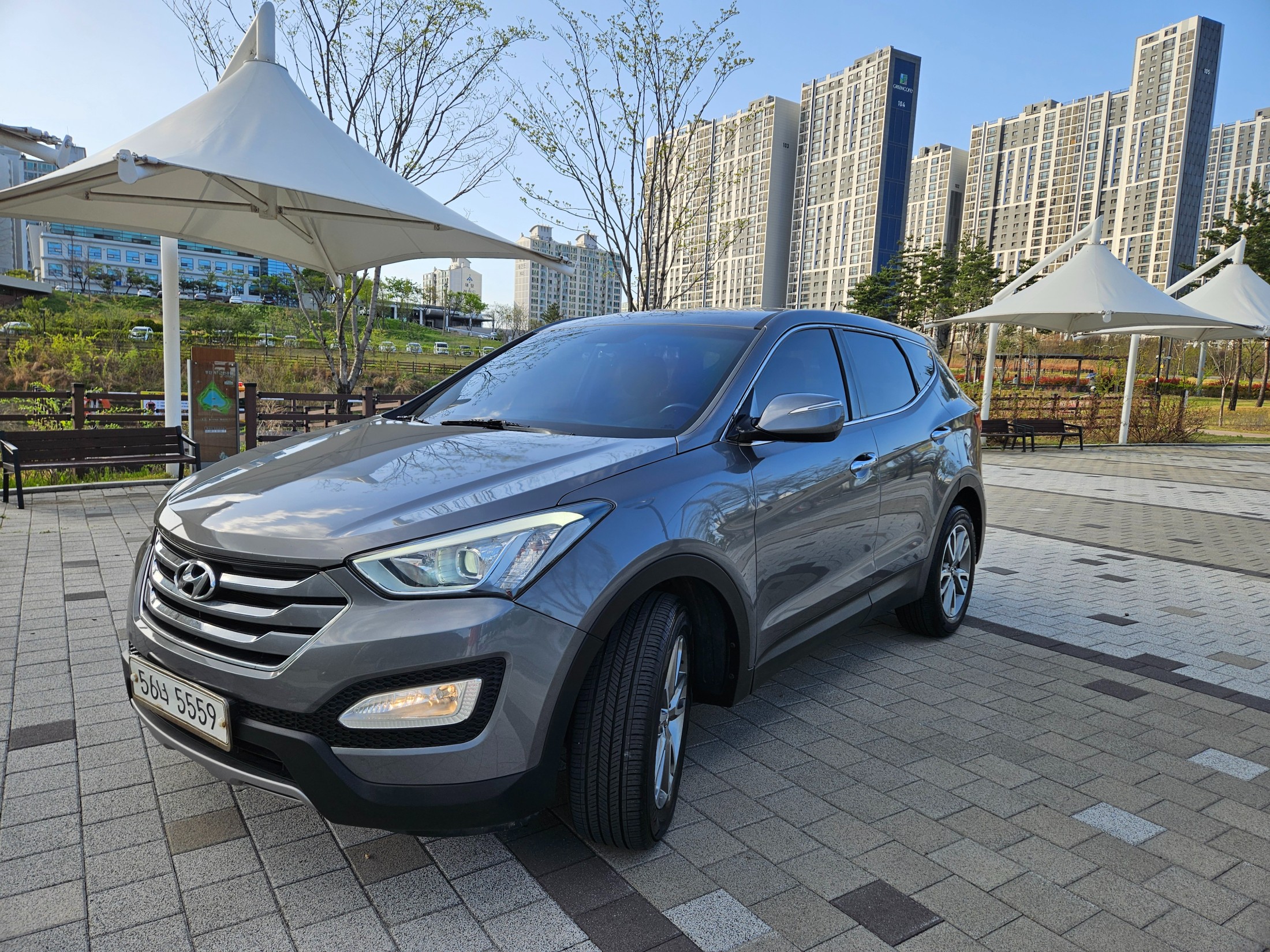 Used Korean vehicle on a dealer lot in South Korea